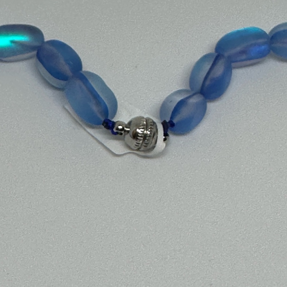 Blue Beaded Luminescent Necklace NWT - Picture 5 of 5
